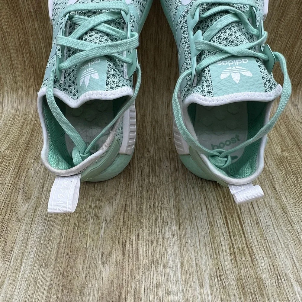 Adidas NMD R1 Men's Size 10 Blush Green Mesh Boost Running Shoes Sneakers FV1739